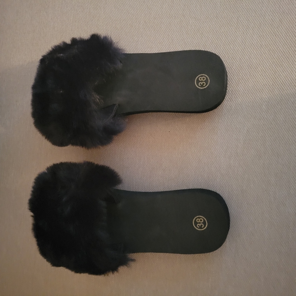 Fluffy Slippers - Picture 3 of 4